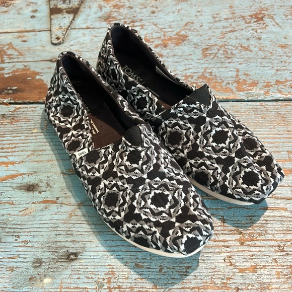 Toms Shoes - Toms Alpargata Black Gray Sunburst Blanket Comfort Flats Women Size 8